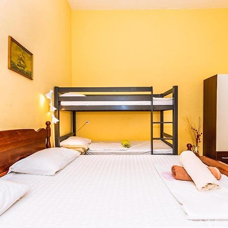 Guesthouse Isabel La Catolica ドゥブロブニク エクステリア 写真